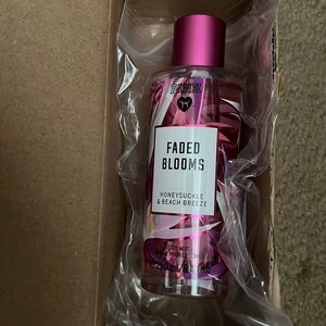 PINK VS faded bloom M I S T. NIB